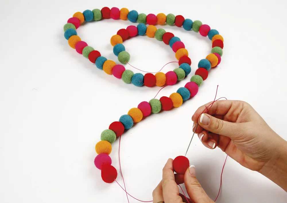 Filz-Kugeln 2 cm ø, 64 Stück