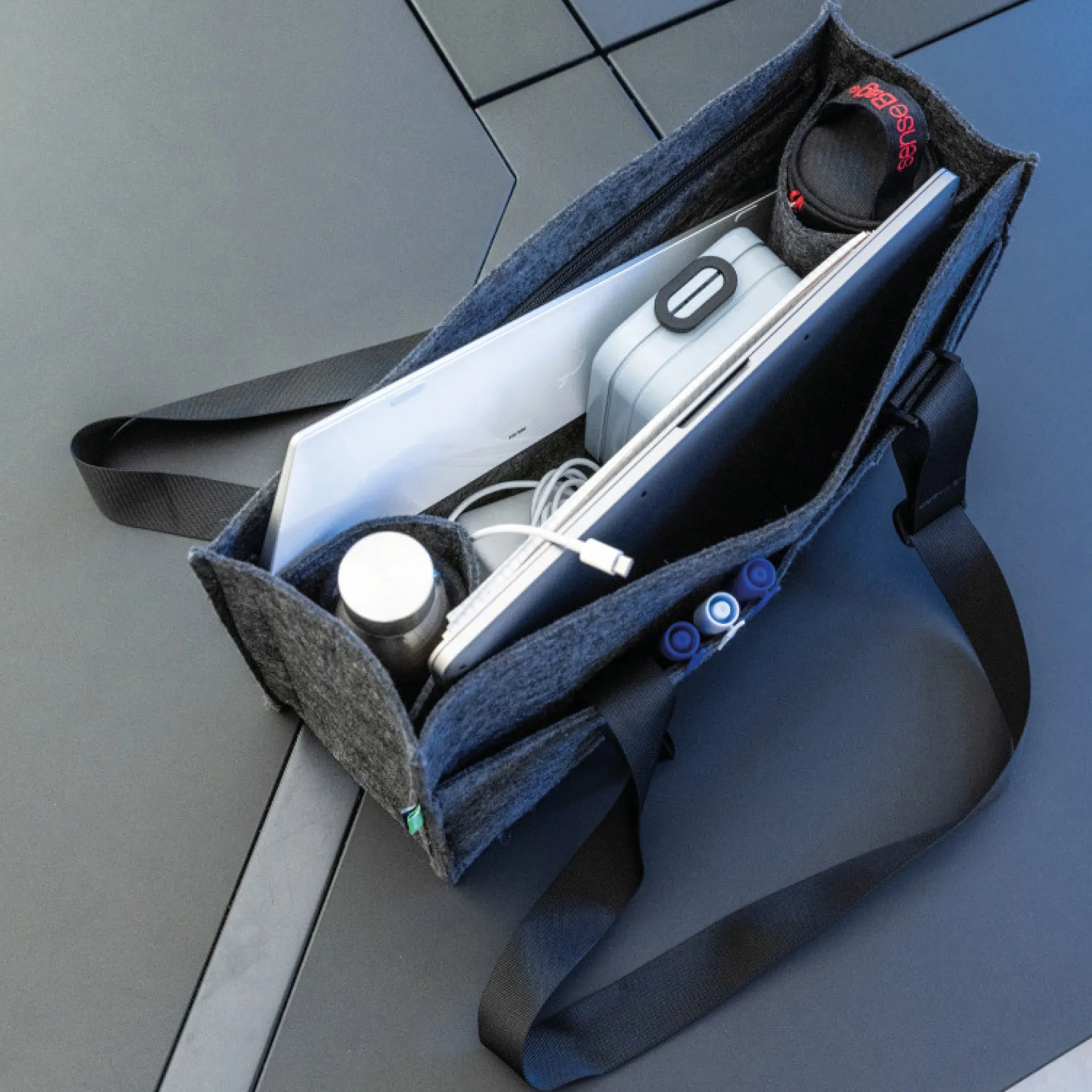 Fächer-Tasche aus Filz, faltbar, anthrazit