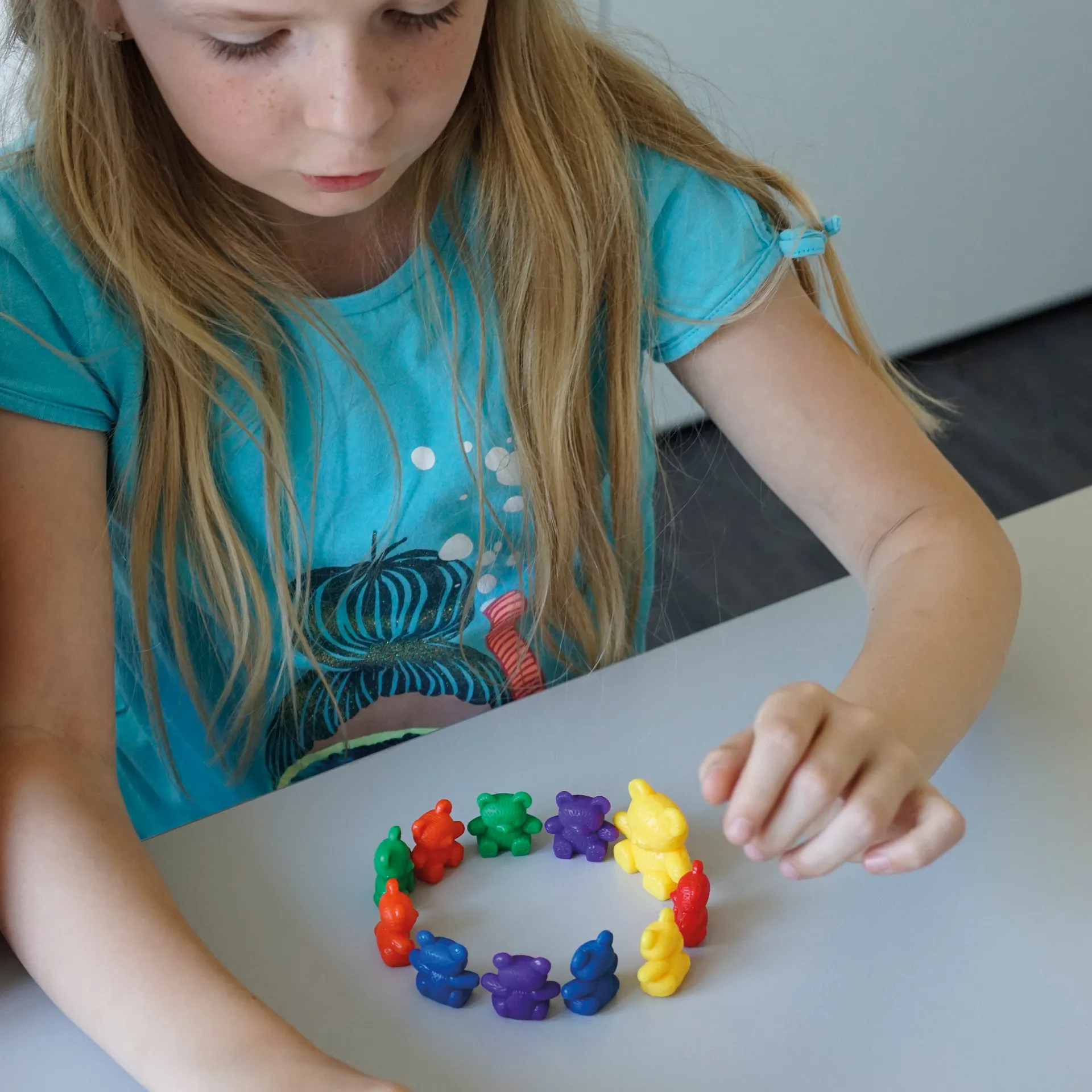 Mathe-Bären "Familie" in Box, 6 verschiedene Farben, 96-tlg.