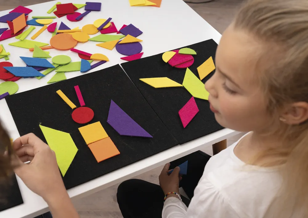 Geometrische Flächen aus Filz, 196-tlg.