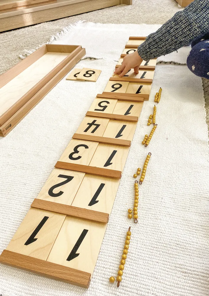 TimeTEX Kasten mit farbiger Perlentreppe und Zehnerstangen, lose Perlen "Montessori Premium"