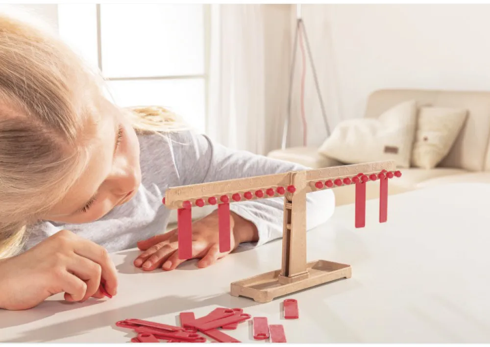 Zahlen- und Rechenwaage aus RE-Wood, 23-tlg.