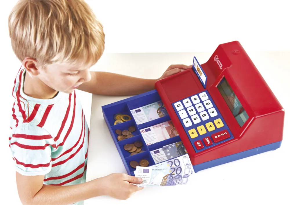 Kasse mit Taschenrechner