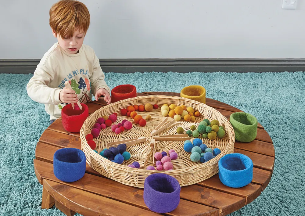 Filzschalen mit Kugeln zum Sortieren, 107-tlg.