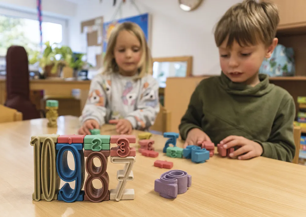 Stapel-Zahlen "Zahl-auf-Zahl", 34-tlg., "Montessori-Farben" "Montessori Premium"