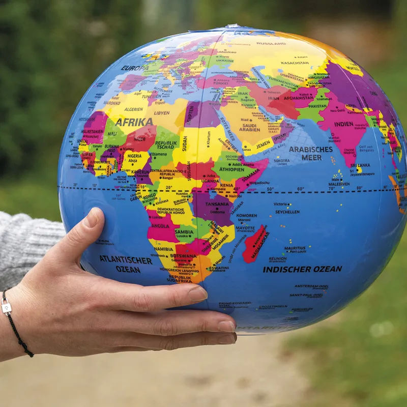 Globus-Ball, Beschriftung deutsch, ca. 30 cm ø