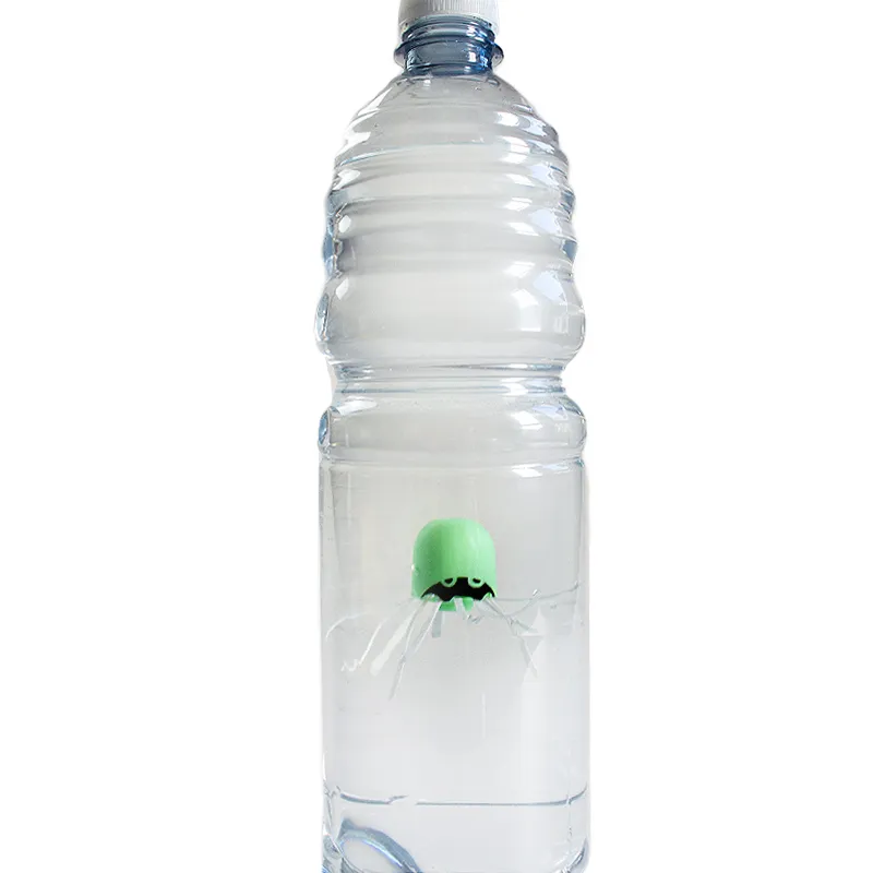 Lumineszierender Flaschentaucher