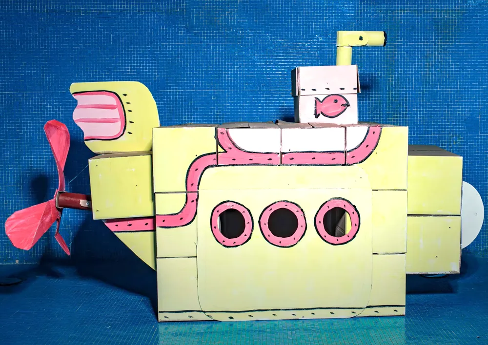 Stabile Bauwerke aus Altkartons – Upcycling-Set