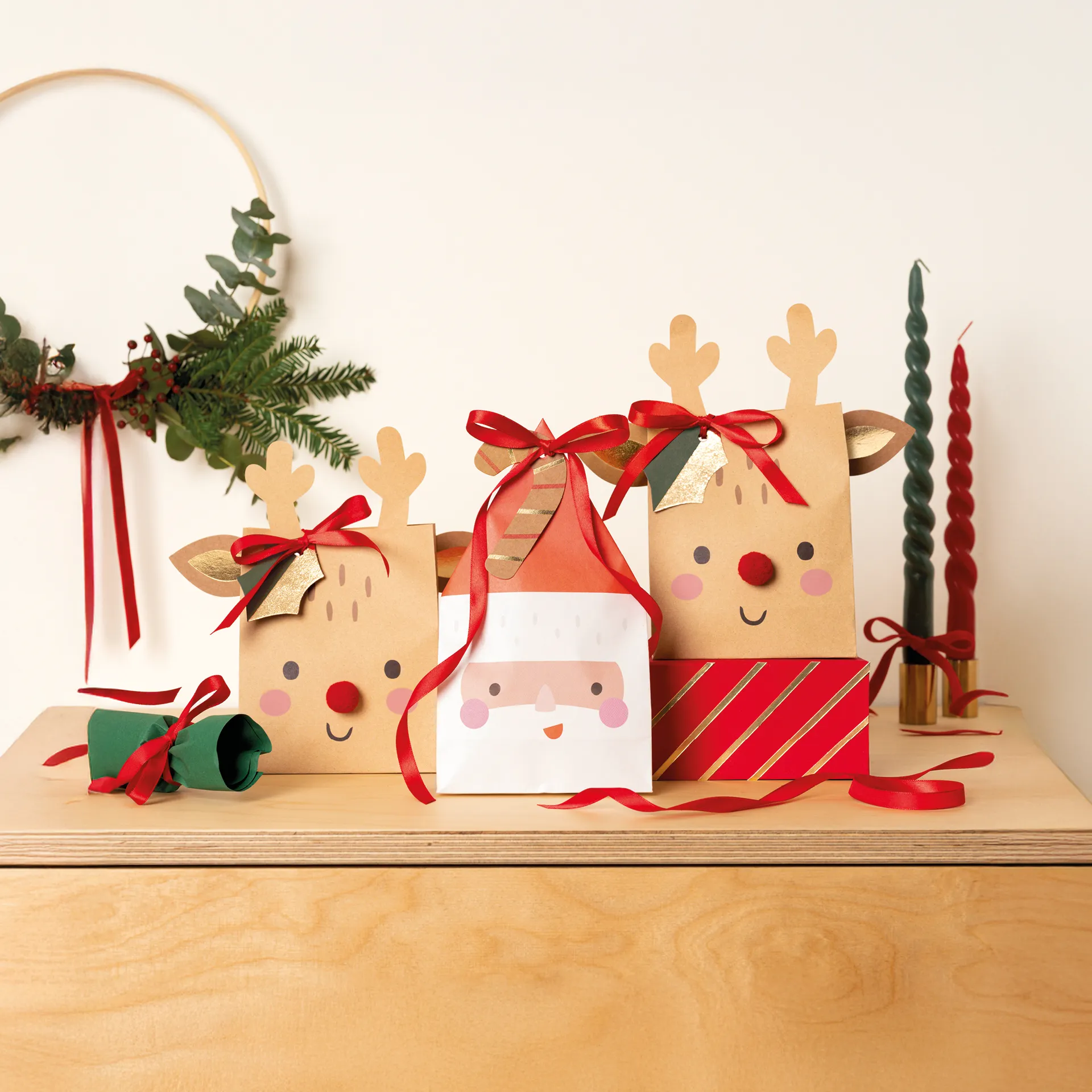 Papiertüten "Weihnachtsmann & Rentier", 8 Stück