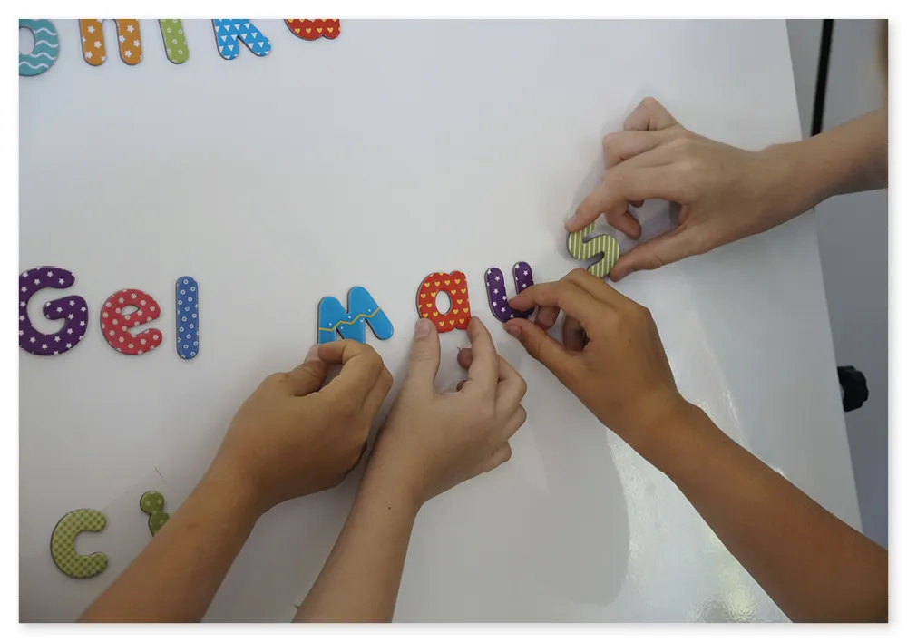 Magnet-Buchstaben in Box, ca. 45x45 mm, 100-tlg.