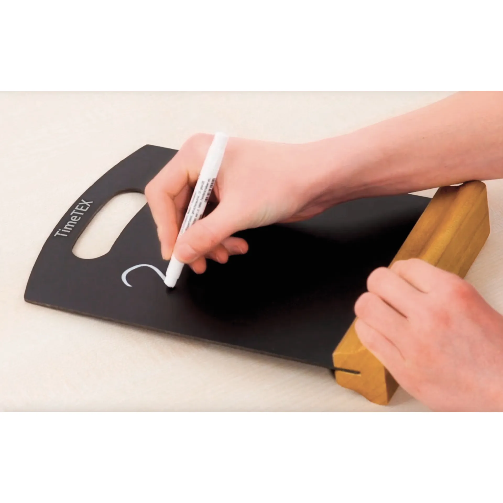 Tisch-Tafel A4 mit Standfuß und Grifföffnung