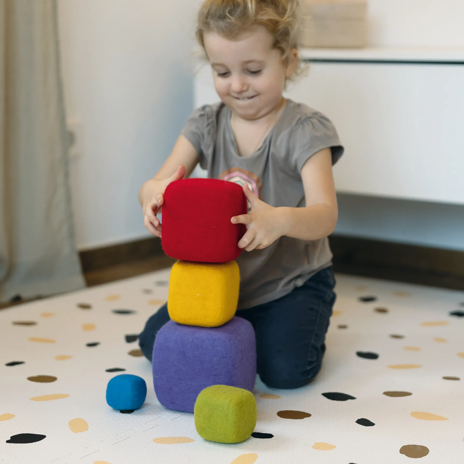 Set Filz-Stapelwürfel "Regenbogen", 5-tlg.